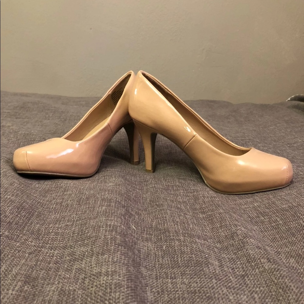 Beige/Pale Pink Heels